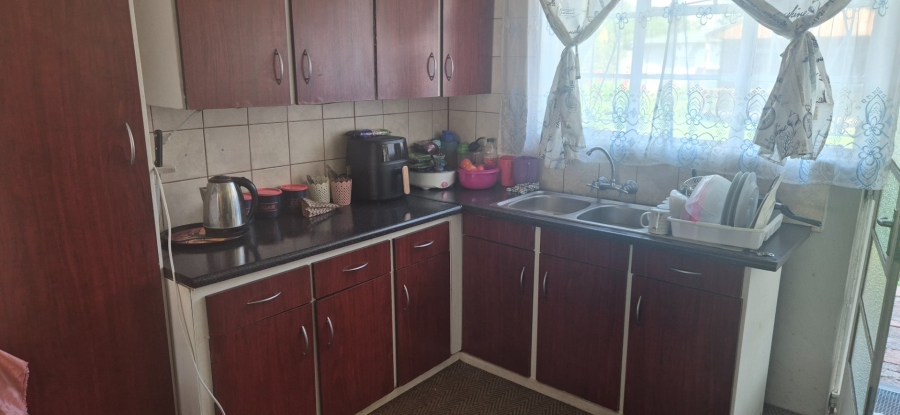 8 Bedroom Property for Sale in Bayswater Free State